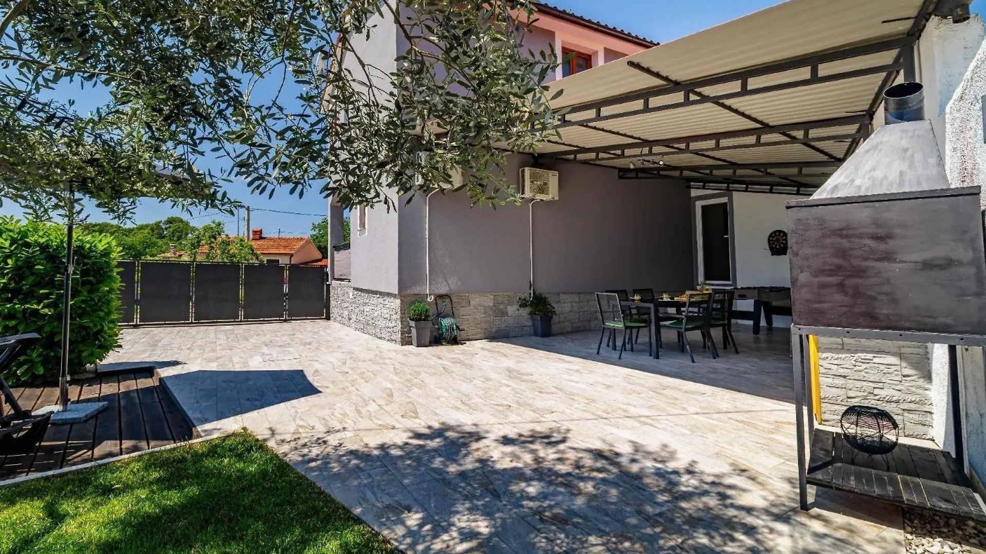 Ferienhaus Mit Privatpool Fuer 6 Personen Ca 140 Qm In Loborika, Istrien Suedkueste Von Istrien Croatia